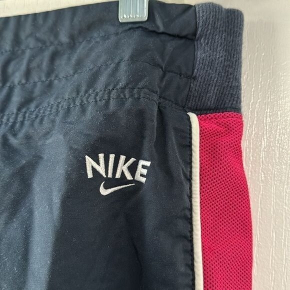 Nike Womens XL Athletic Capri Pants Black & Red Nylon - Picture 2 of 8